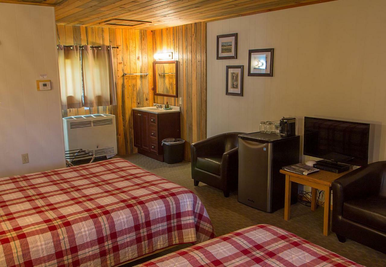 Hotel High Country And *
