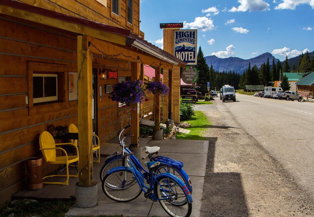 Hotel High Country And *